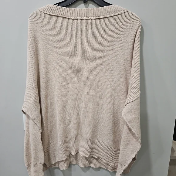 NWT Womens Miracle Beige Round Ribbed Neck Sweater Small Medium Oversized - Picture 4 of 5